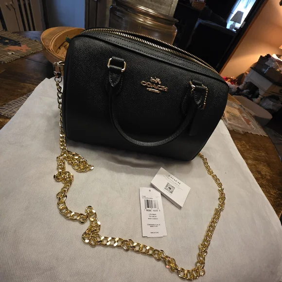 Coach GREEN Handbag with Gold Chain - Picture 2 of 16